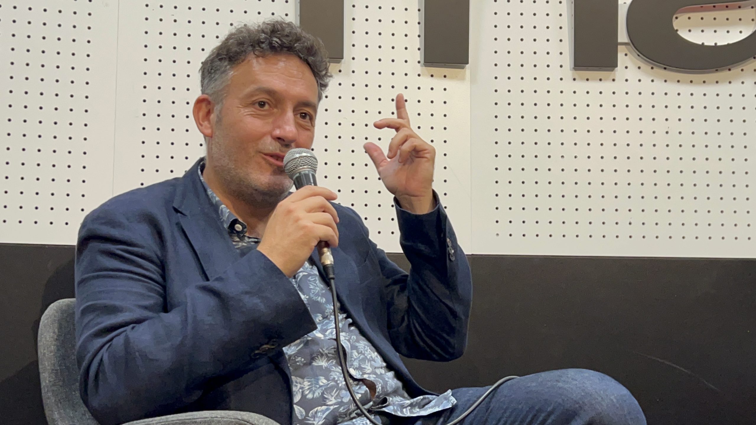 Mikel Santiago presenta Entre los Muertos en Fnac El Triangle